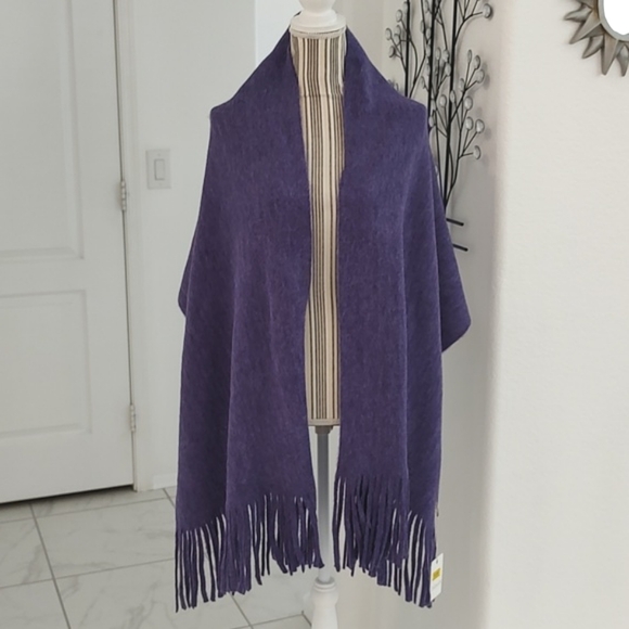 New Dillard's Soft Grape Purple Fringed Scarf / Wrap Winter Fall - Picture 4 of 10